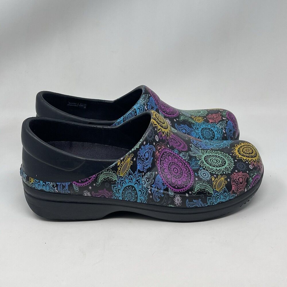 Crocs Neria Pro II Clogs Womens 9 Paisley Multicolor Slip Resistant Nurse Work
